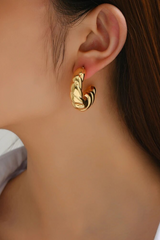 Croissant Earrings in Gold